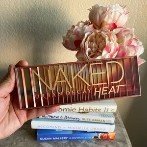 NAKED HEAT EYESHADOW PALETTE